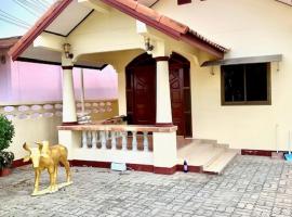 Bangtao15 Private House, hotel v destinaci Ban Lum Fuang