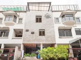 Siam Plug In Hostel