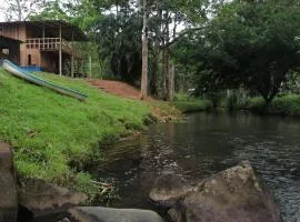 Cabañas Rusticas Cielo Roto, Río Celeste