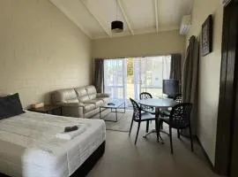 Fountain Court Motel