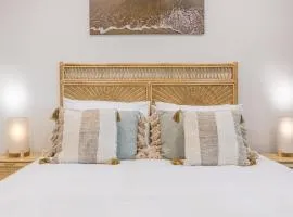 Malo - Three-Bedroom Beachside Escape in Agnes Water, with Heated Communal Pool