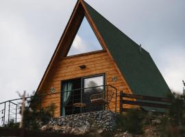 Cozy Glamping Cabin for Couples and Families, chal&eacute; alpino em Arakapas