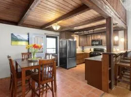 Summit Mountain Lodge and Steakhouse