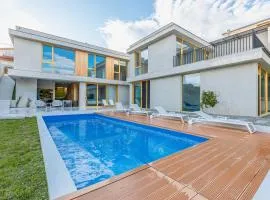 Villa Tabori Hill - Modern 7BR Villa near Old Tbilisi