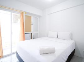 Best Choice and Comfy Studio Apartment at Suncity Residence By Travelio, ξενοδοχείο σε Sidoarjo