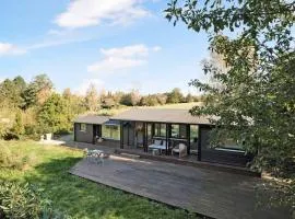 Cozy Cottage In Vejby, 900 M To The Beach