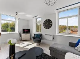 30 percent off! Beautiful Apartment in Dewsbury - Sleeps 6