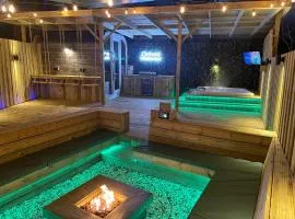 Orchard Hideaways - Work & Stay