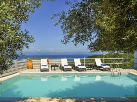 Lioniskari Seaviews - Paxoi's Private Pool Oasis, hotel v destinaci Porto Ozias