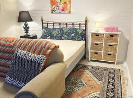 Guest suite-2 beds,private entry, bathroom & laundry, hotel a Wollongong