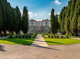 Boutique Hotel Villa Monty Banks, vila v destinaci Cesena