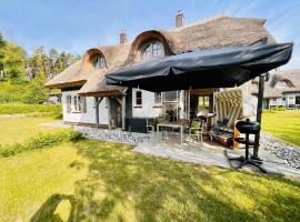 Ferienhaus Mee h r Zeit 07 Feriendorf Klein Stresow Rügen by ruyastay, hotel v destinaci Putbus