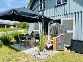 Ferienhaus Blaumeise Feriendorf 06 Klein Stresow Rügen by ruyastay