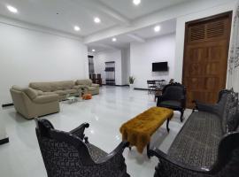 Ancient Breeze HomeStay, κατάλυμα με κουζίνα σε Anuradhapura