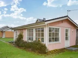 1 Bedroom Cozy Home In Vejbystrand