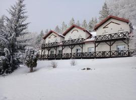 Pensjonat Magdalena - w cichym i spokojnym miejscu - zwierzęta akceptowane, bezpłatny parking, guest house in Szklarska Poręba