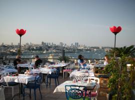 Raymond Hotel Old City