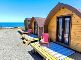 Ecopods Playa Curi&ntilde;anco, hotel na praia em Valdivia