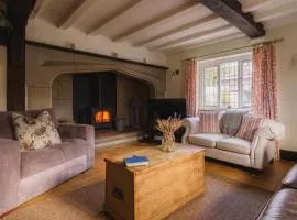 Half Way House, Clappersgate, sleeps 8