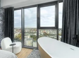 Hanza Tower Skyline Bath Suite 24 Pool & Jacussi & Sauna