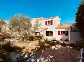 Bright house with garden near La Rochelle