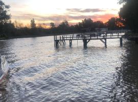 Mercedes, villa in Tigre