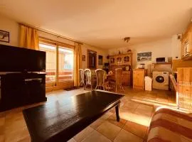 Appartement lumineux avec balcon, 2 chambres, proche des pistes - FR-1-757-112