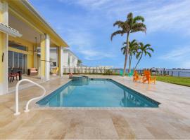 Stunning River View, Heated Pool & Spa - Million Dollar View - Roelens, Hotel in Cape Coral