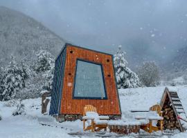 Tiny Glamp House - DANGUBA by IGLENA, ξενοδοχείο σε Kupres