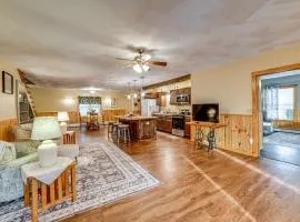 Lisle Apt 4 Mi to Dorchester Lake!
