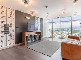 Tropical Vista iFreses, 2nd floor! AC, TV and Pool