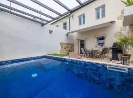 Malerisches Steinhaus mit Privatpool, BBQ, Waschmaschine, Liegen, klimatisierte Schlafzimmer