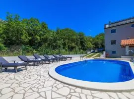Atemberaubende Villa mit Whirlpool, Privatpool, Aussendusche, Fitnessraum, Waschmaschine