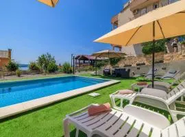 Hundefreundliches Apartment nur 350 Meter zum Strand mit Meerblick, Pool, WiFi