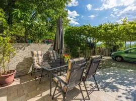 Preiswertes Studio-Apartment mit privatem Grill, Privatparkplatz unweit vom Meer