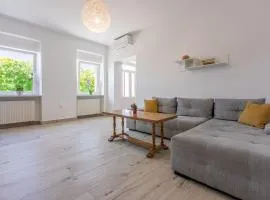 Hundefreundliches Ferienhaus nur 270 Meter zum Strand mit Meerblick, Tischtennis, Grillbereich