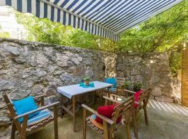 Mediterranes Apartment mit drei Terrassen, Grill, WiFi - nur 500 Meter zum Strand