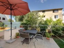 Helles Apartment nur 20 Minuten zum Strand mit 2 Terrassen