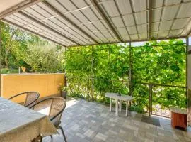 Reizendes Apartment mit Meerblick, privater Terrasse, Sonnenschutz, Waschmaschine