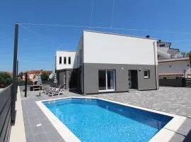 Einzigartige Villa direkt in Rovinj mit Privatpool, Grillbereich, Privatparkplatz, WiFi