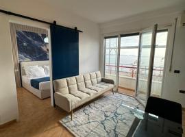 Beach Front Superior Apartment Blue Marine, property with onsen in Durrës