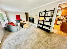 Cozy Home Surrounded by Trees, huvila kohteessa Federal Way