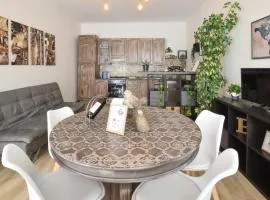 Stunning Apartment In Bosconero