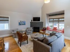 The Newport Lofts - 611 Thames Street