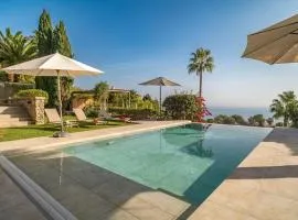 Amazing Home In La Herradura - Almuñec