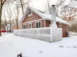 8 Mi to Big Boulder Mountain Cabin with Decks!