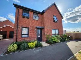 Short & Long Stay, Business & Relocation - DRIVEWAY & GUEST PARKING SPACES