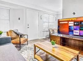 Embrace Austins Vibrant Heart Elegant 1BR Haven