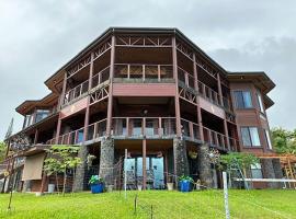 Hawaii Magic Skies Farmstay, hotel amb aparcament a Hilo