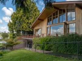 Amadeus Hotel Boutique, παραλιακή κατοικία σε Frutillar
